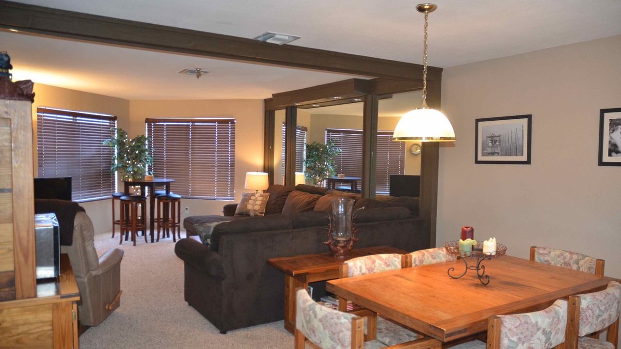 Photo of Livingroom in Seven Springs