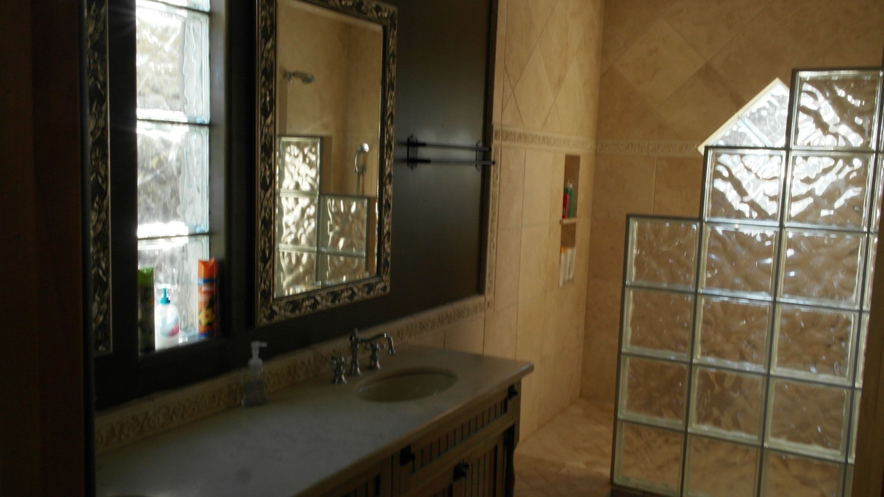 Photo of Bathroom in Pinnacle Peak