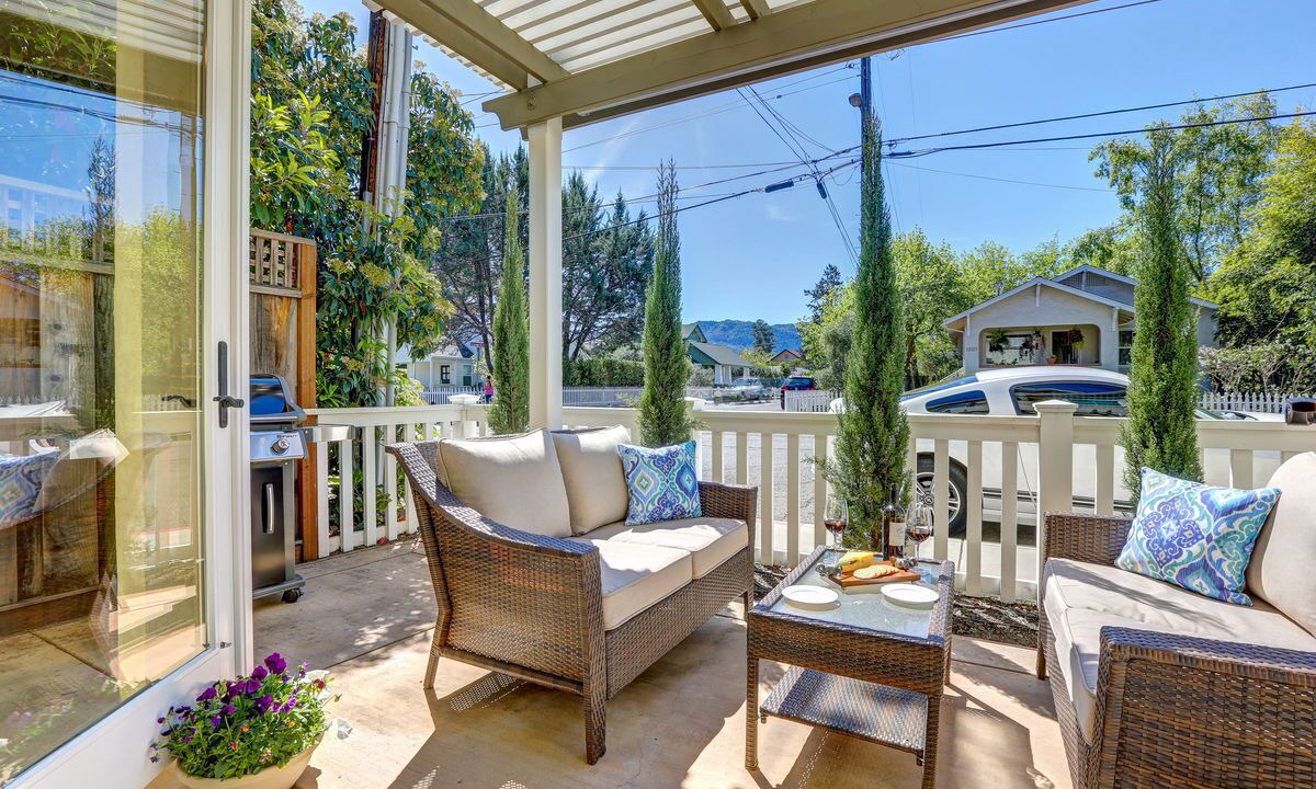 Photo of Patio Balcony in St. Helena
