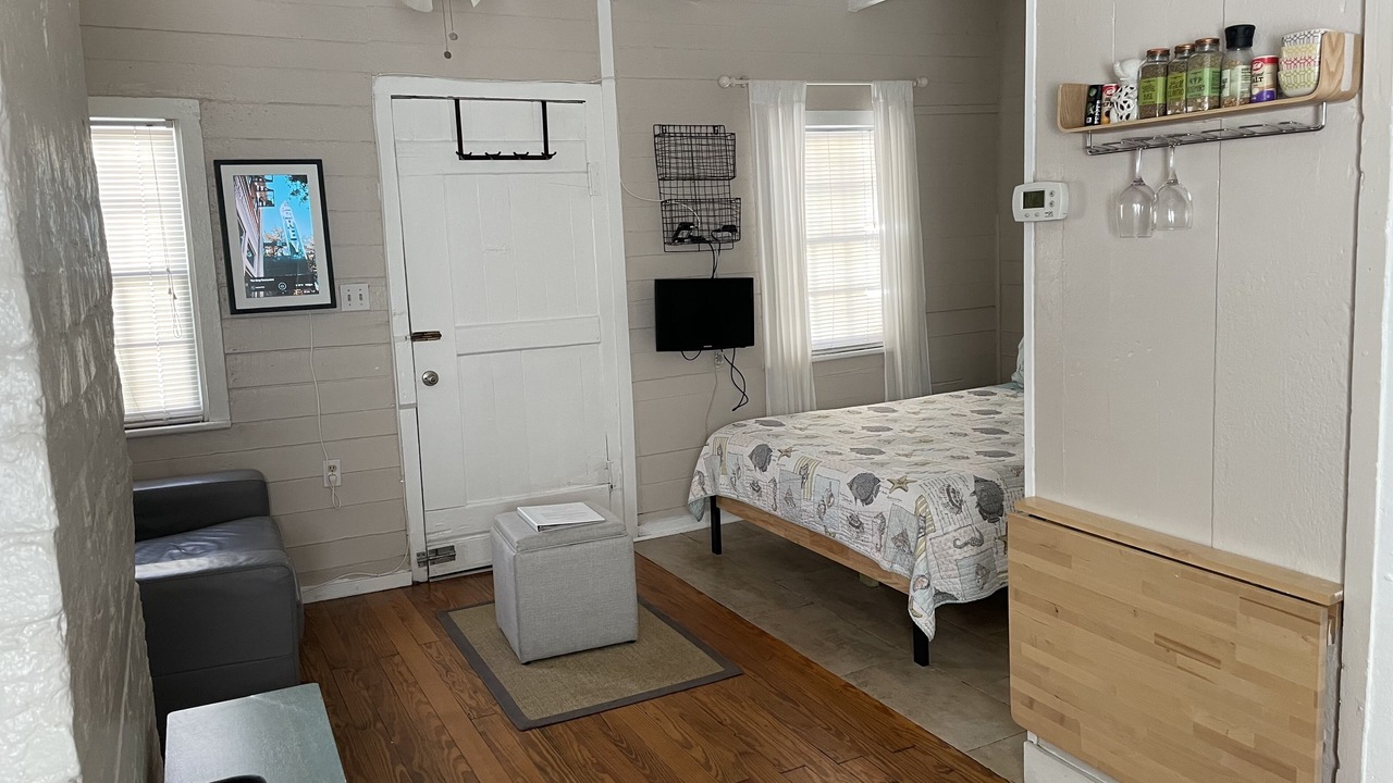 Photo of Bedroom in Beach Institute
