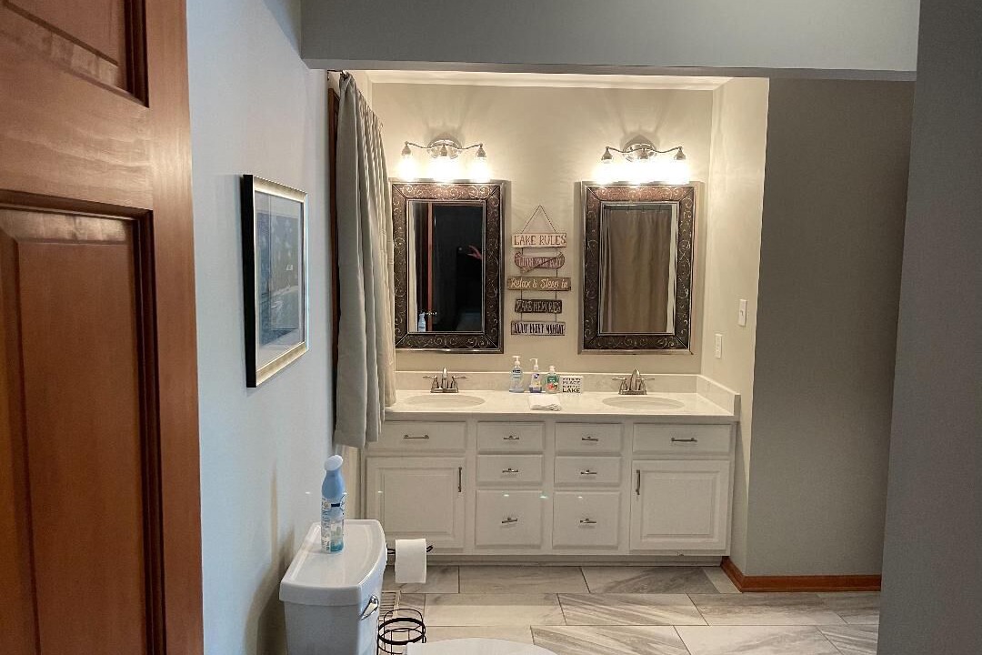 Photo of Bathroom in North Shore Acres