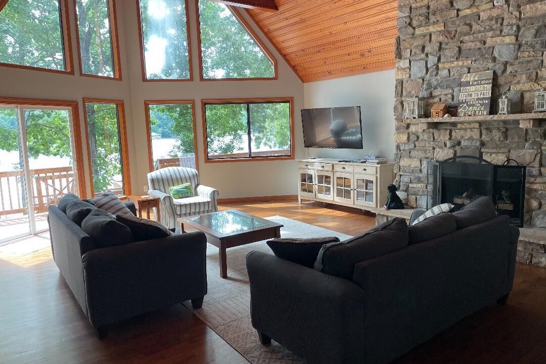 Photo of Bedroom in North Shore Acres
