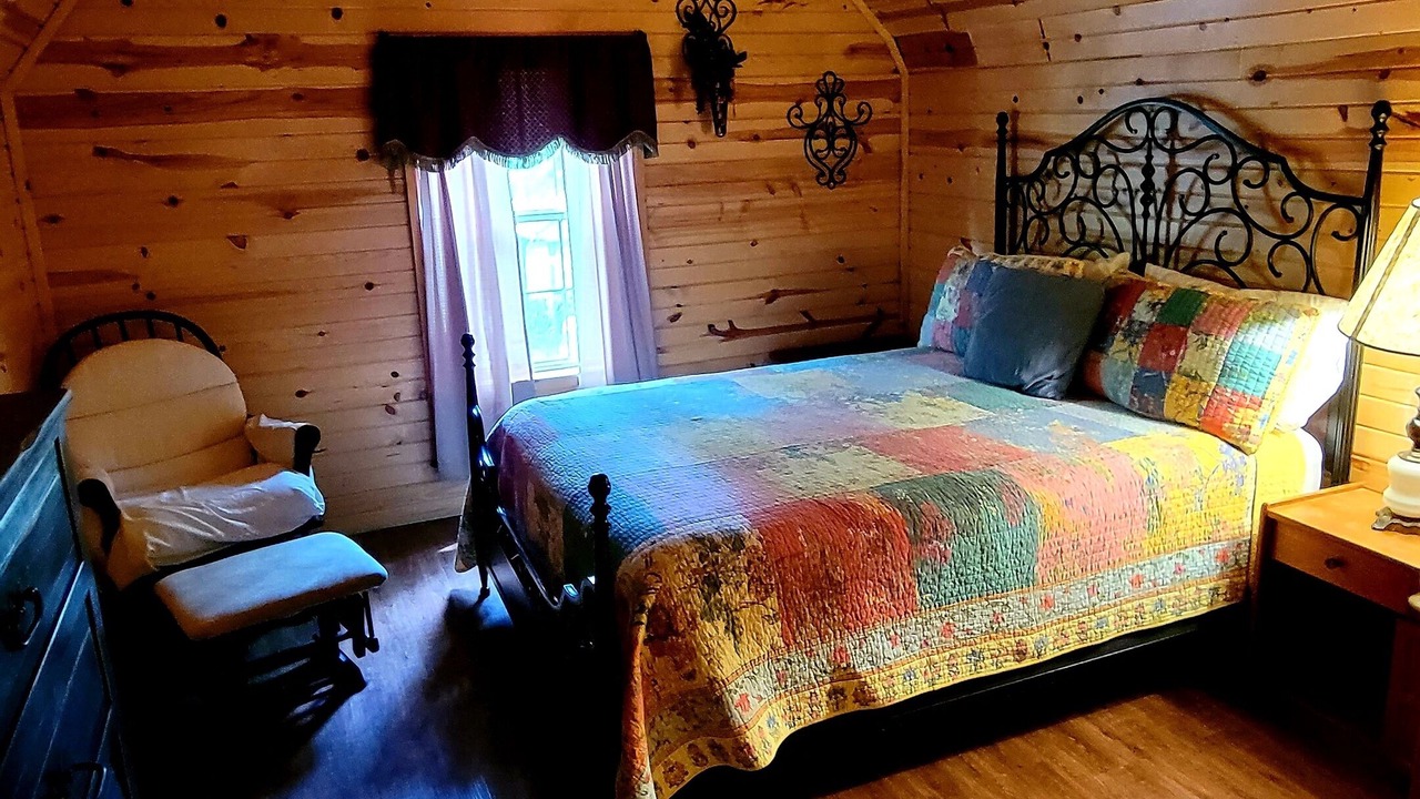 Photo of Bedroom in Broken Bow