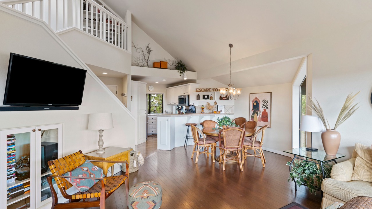 Photo of Livingroom in Century West