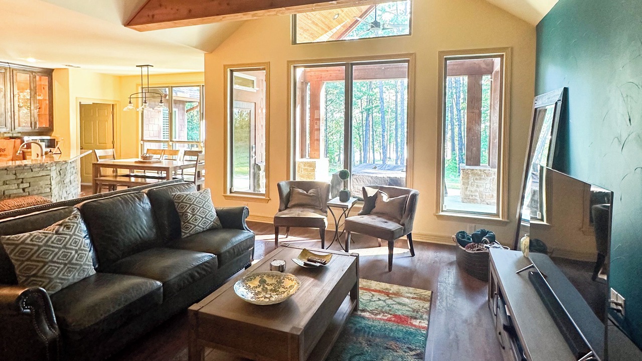 Photo of Livingroom in Broaddus