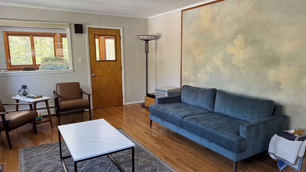 Photo of Livingroom in Rogers City