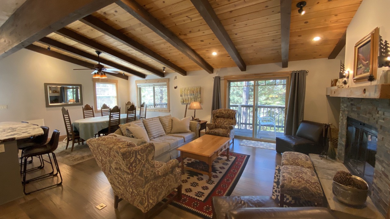 Photo of Livingroom in Country Club Estates