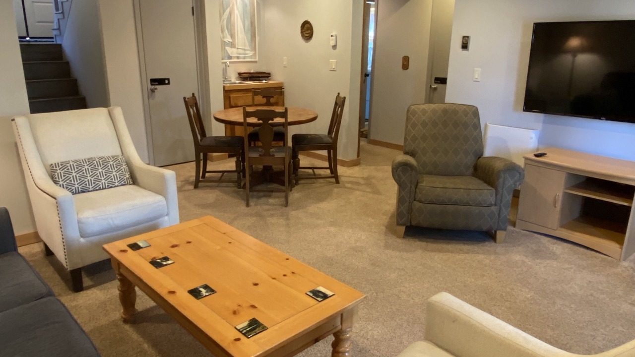 Photo of Livingroom in Country Club Estates