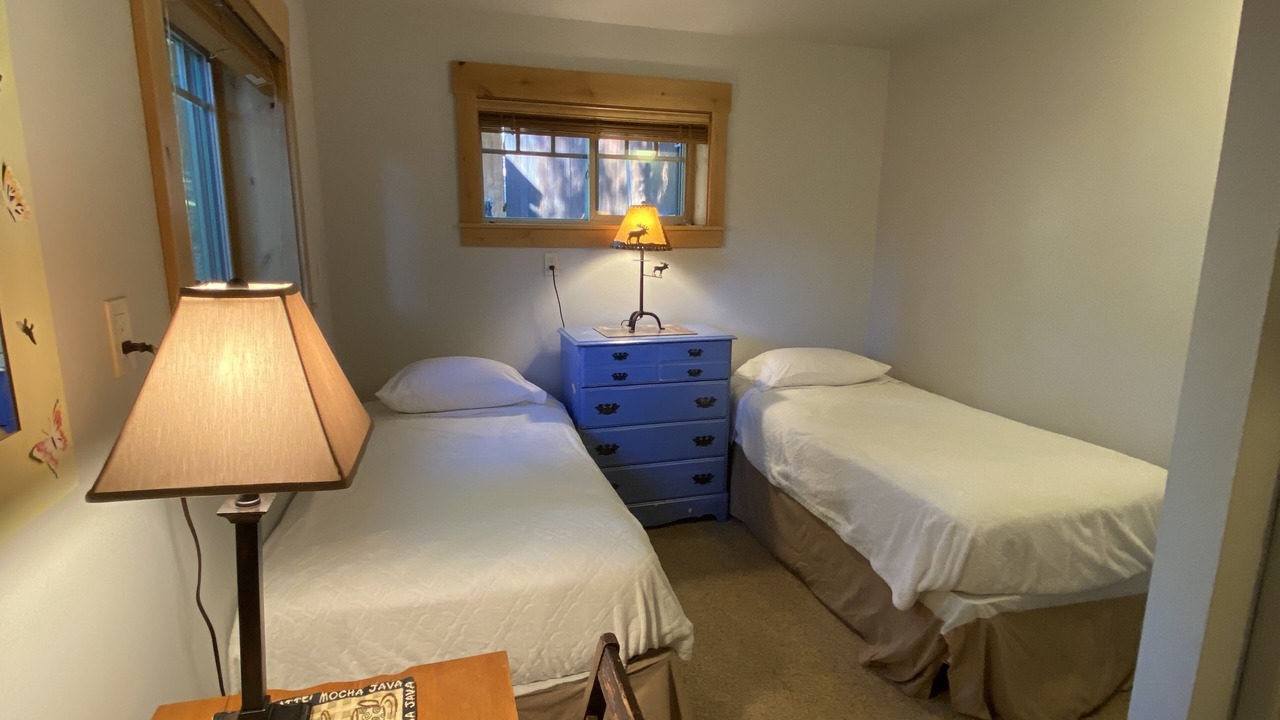 Photo of Bedroom in Country Club Estates