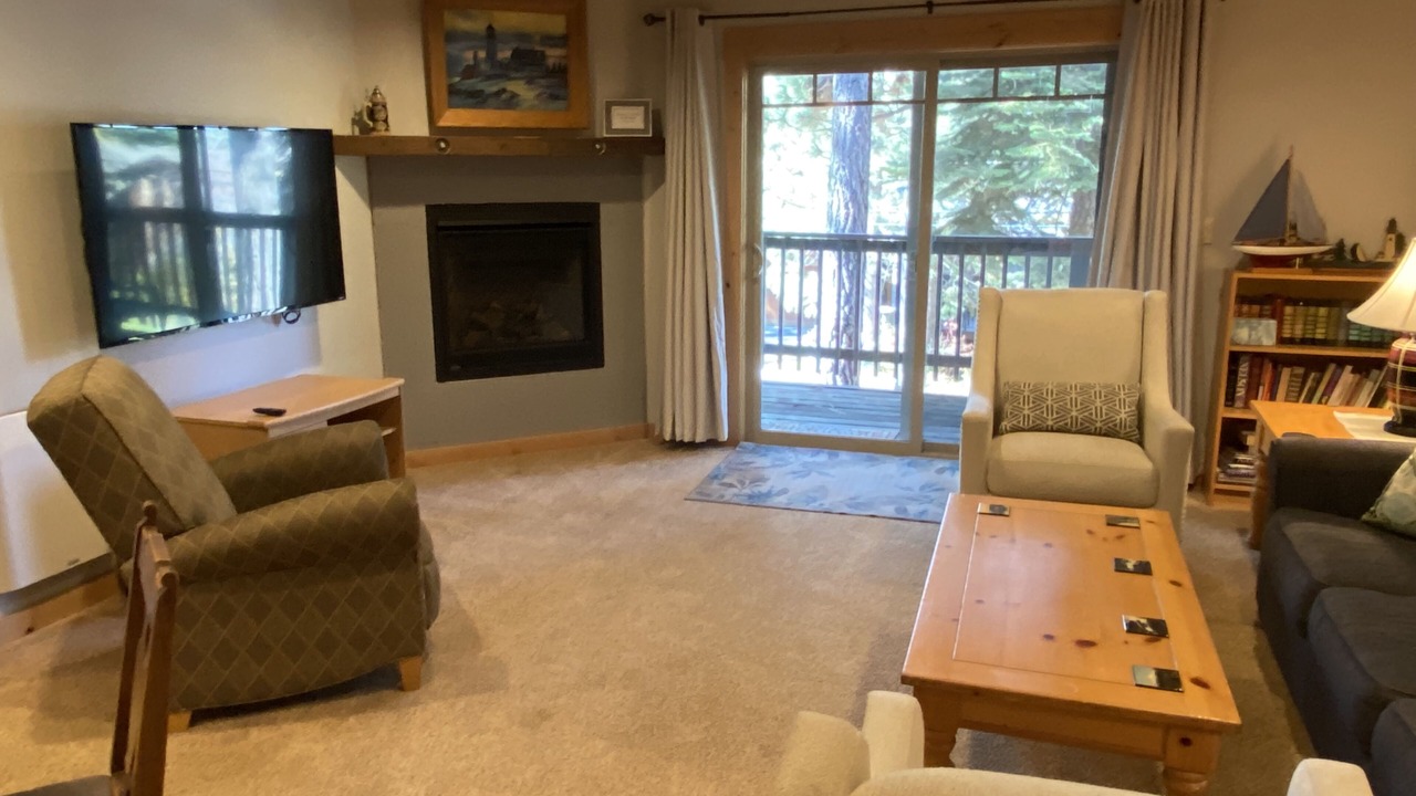Photo of Livingroom in Country Club Estates