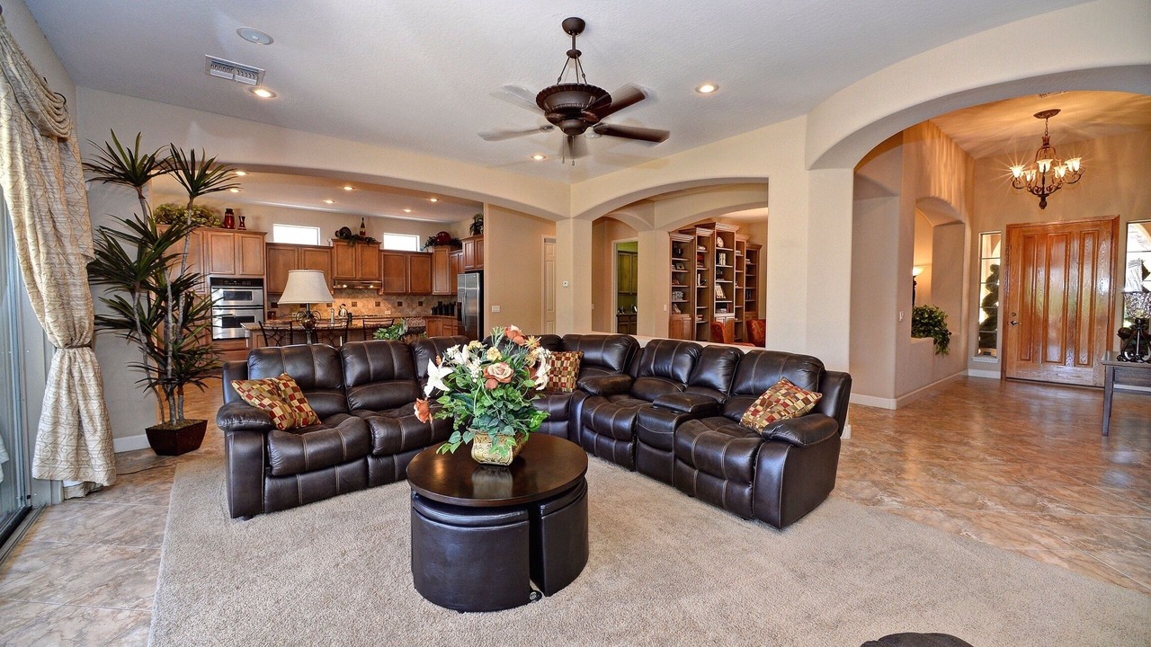 Photo of Livingroom in Palm Valley