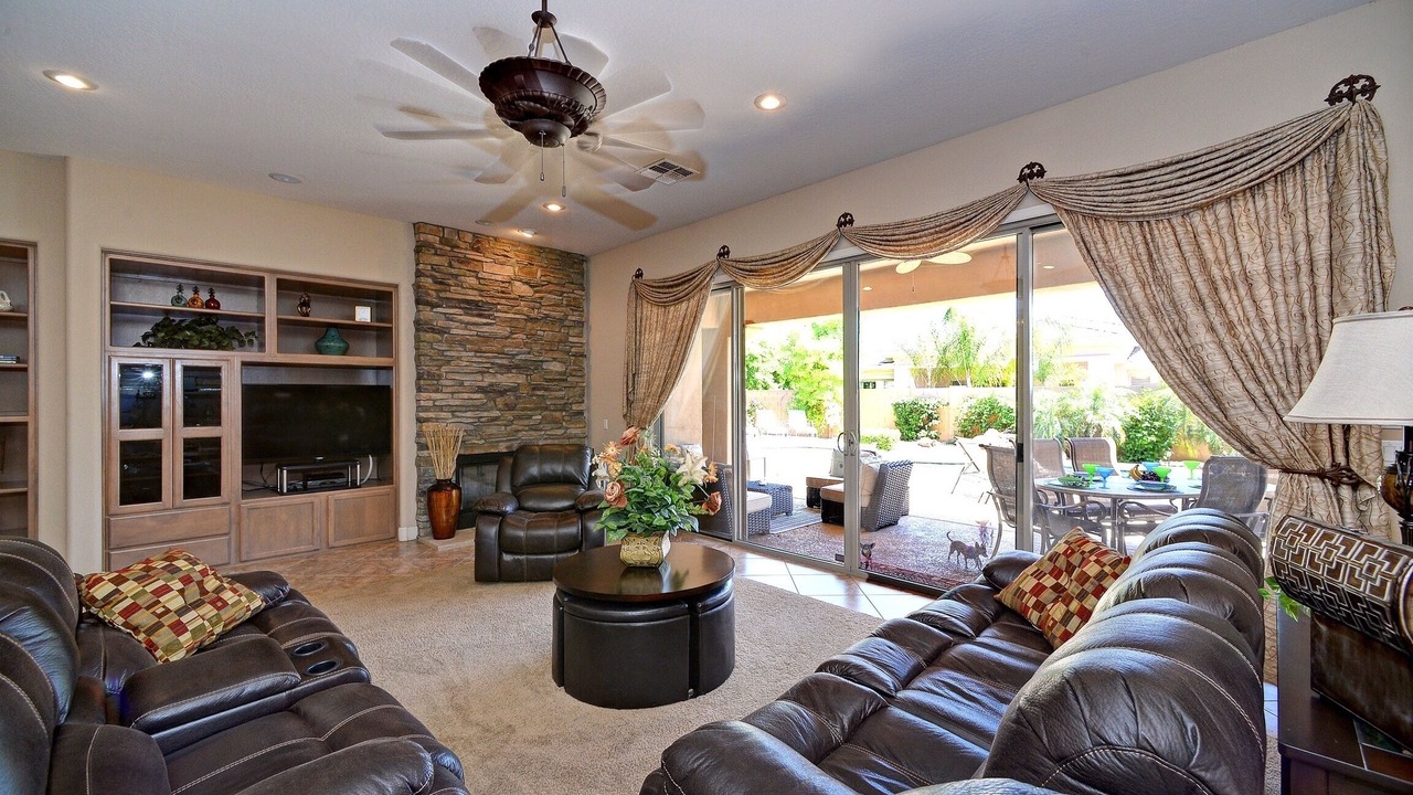 Photo of Livingroom in Palm Valley