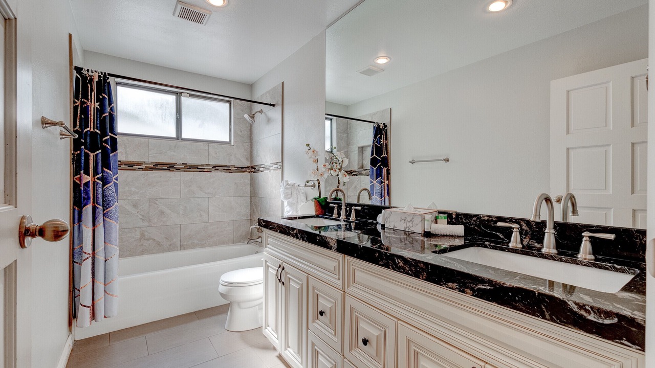 Photo of Bathroom in Rancho Oakey
