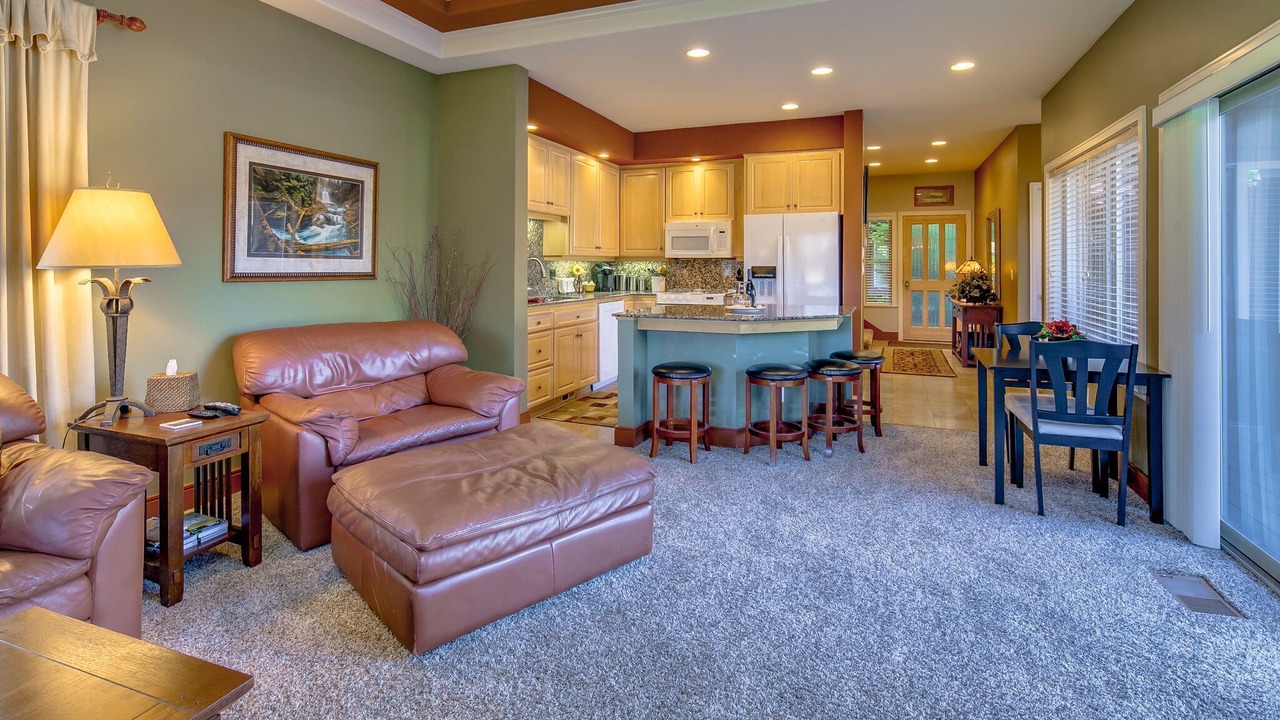 Photo of Livingroom in Broken Top