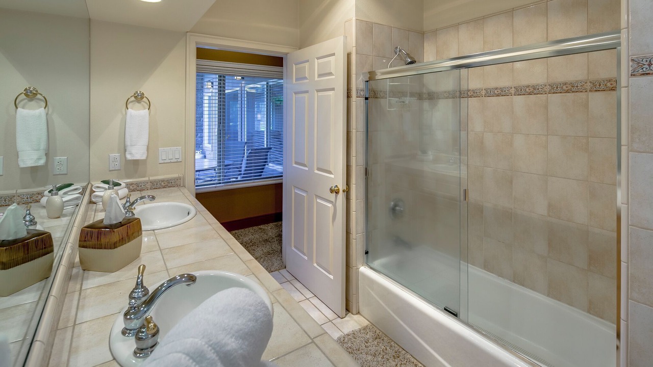 Photo of Bathroom in Broken Top