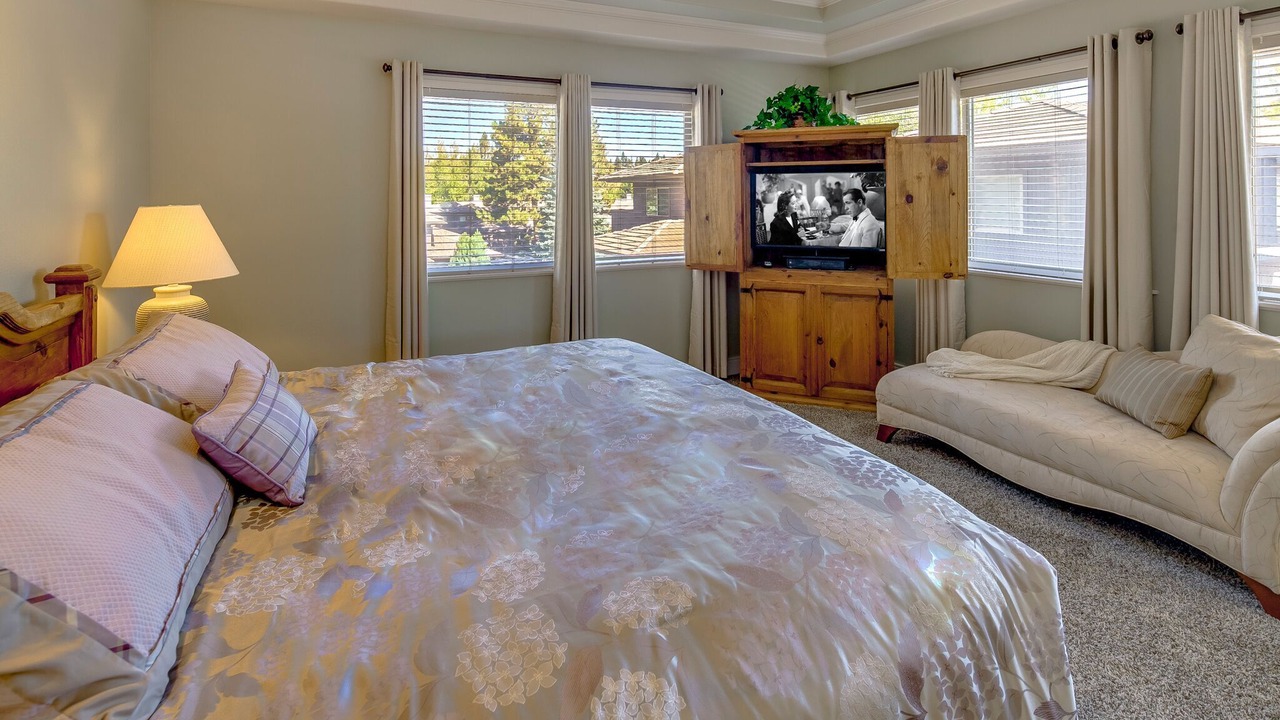 Photo of Bedroom in Broken Top