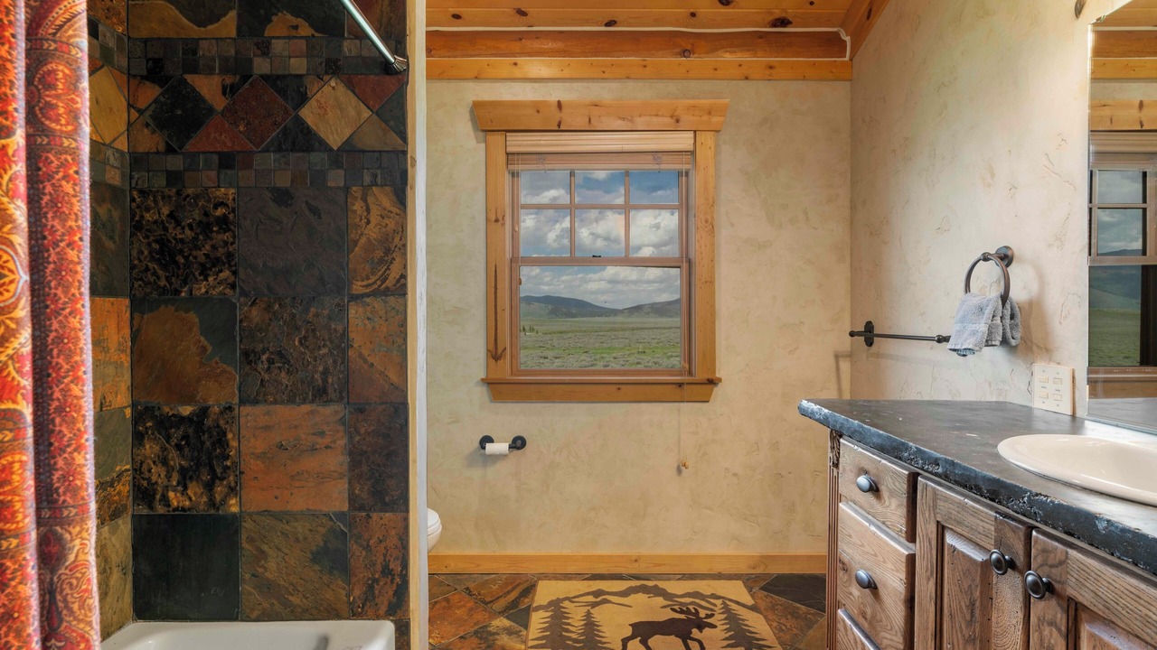 Photo of Bathroom in Island Park