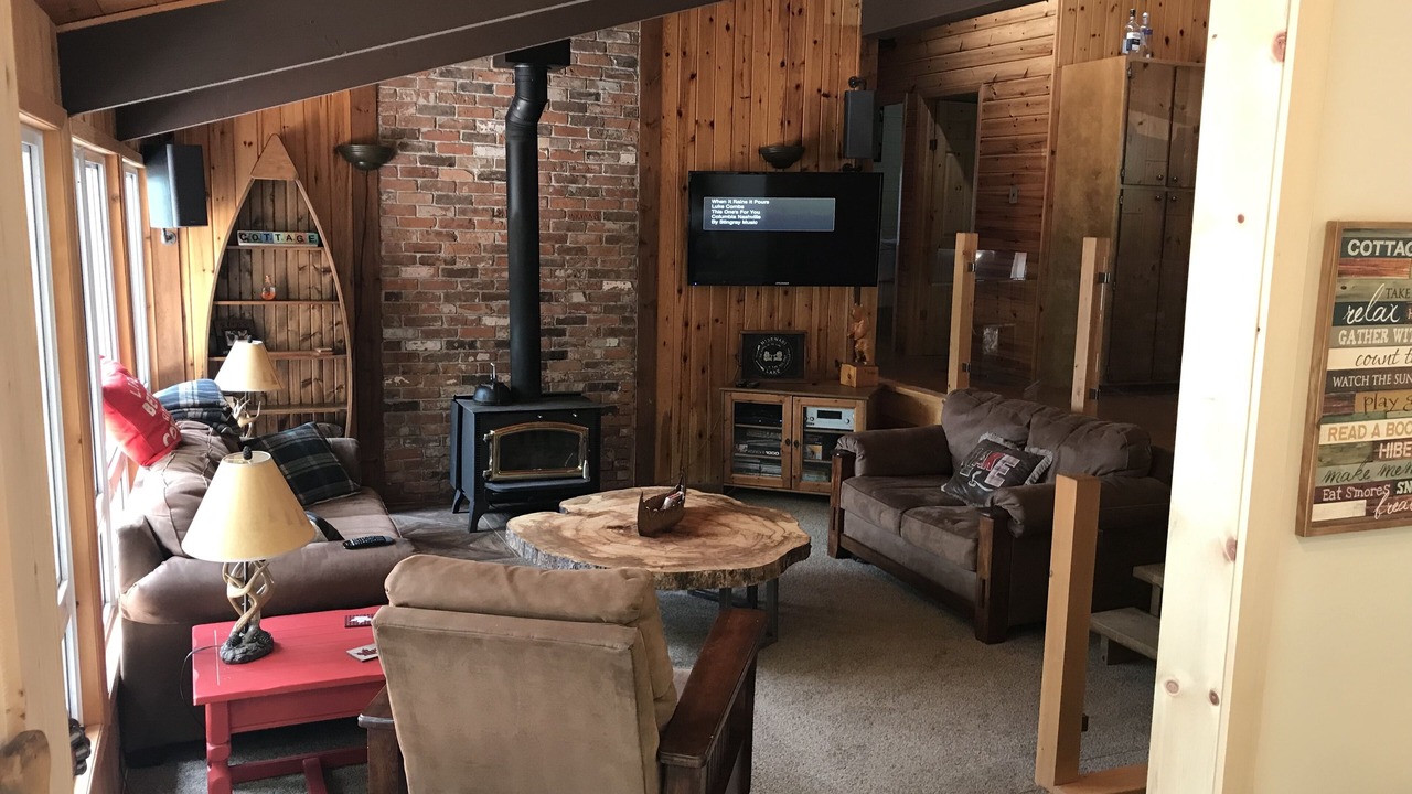 Photo of Livingroom in Dysart et al