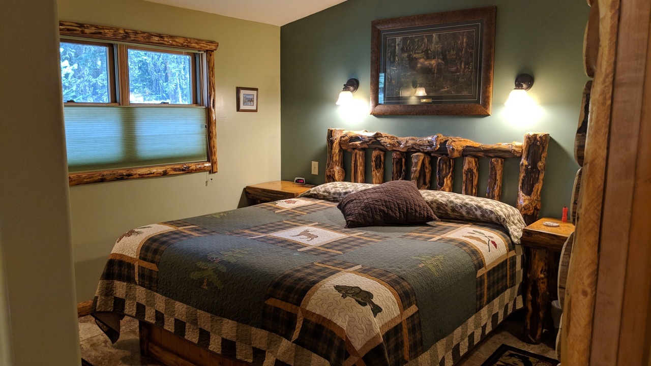 Photo of Bedroom in Cooke City-Silver Gate