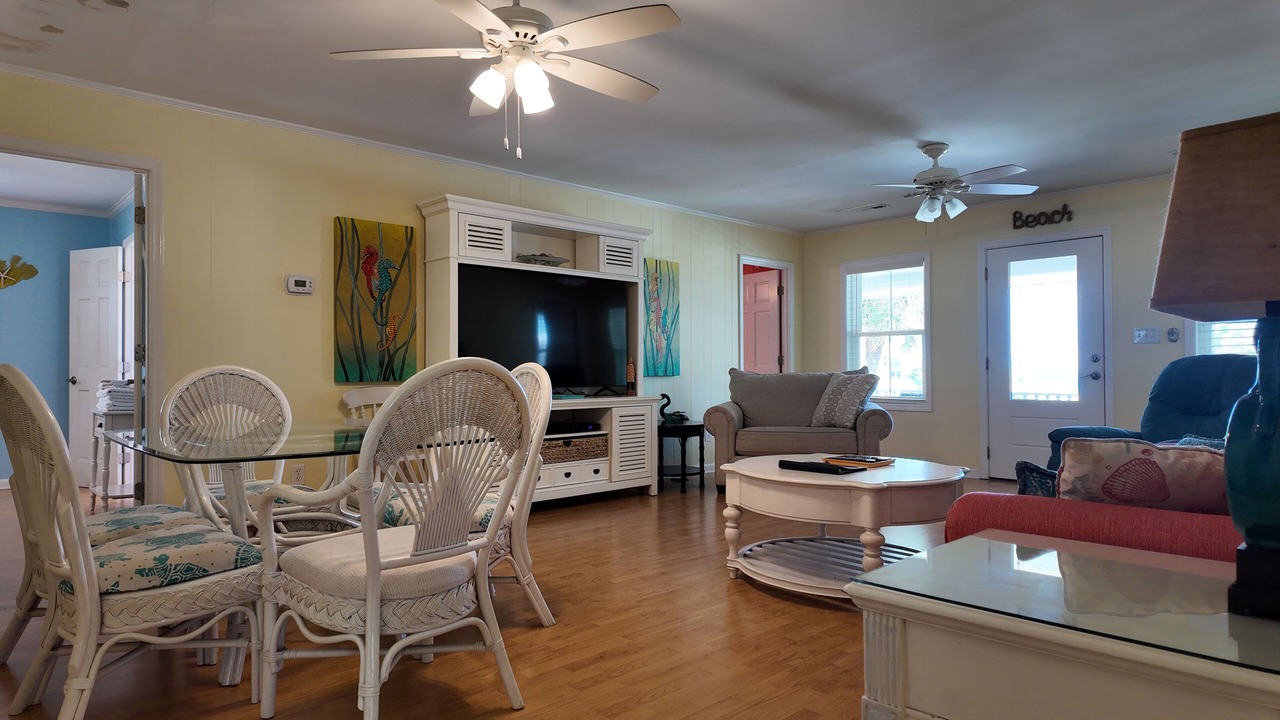 Photo of Livingroom in Inlet Harbour