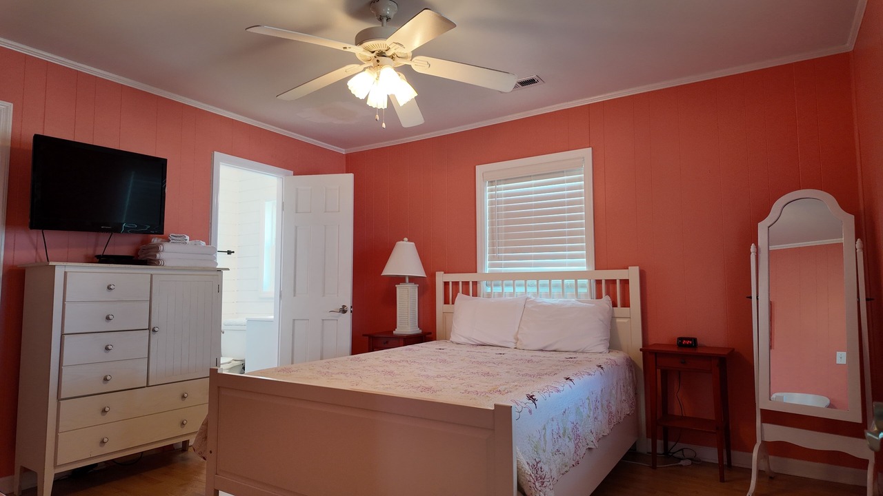 Photo of Bedroom in Inlet Harbour