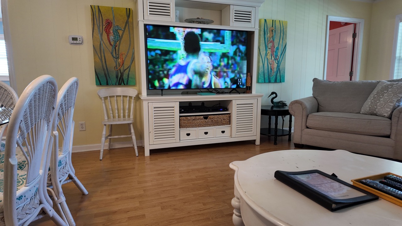 Photo of Livingroom in Inlet Harbour