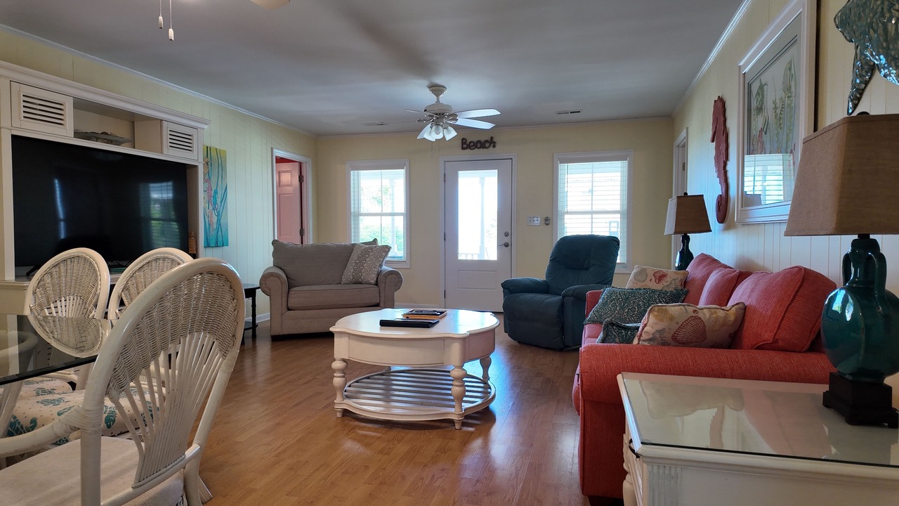 Photo of Livingroom in Inlet Harbour