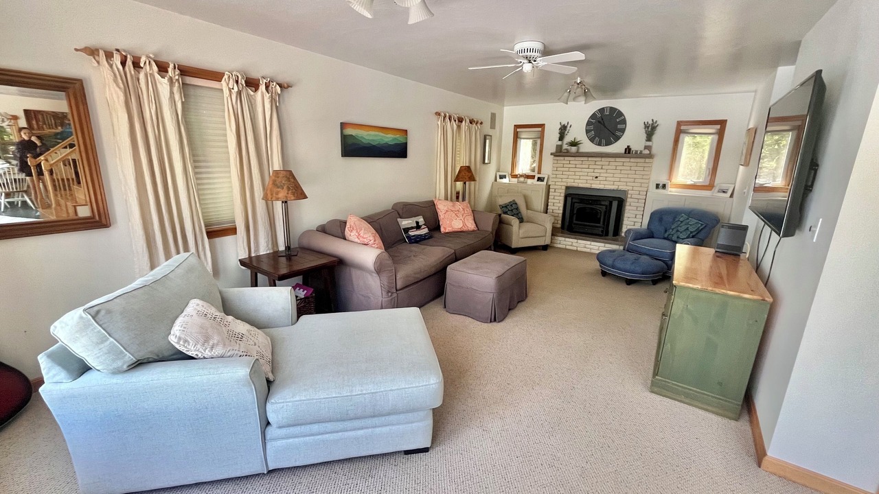 Photo of Livingroom in Barnstead