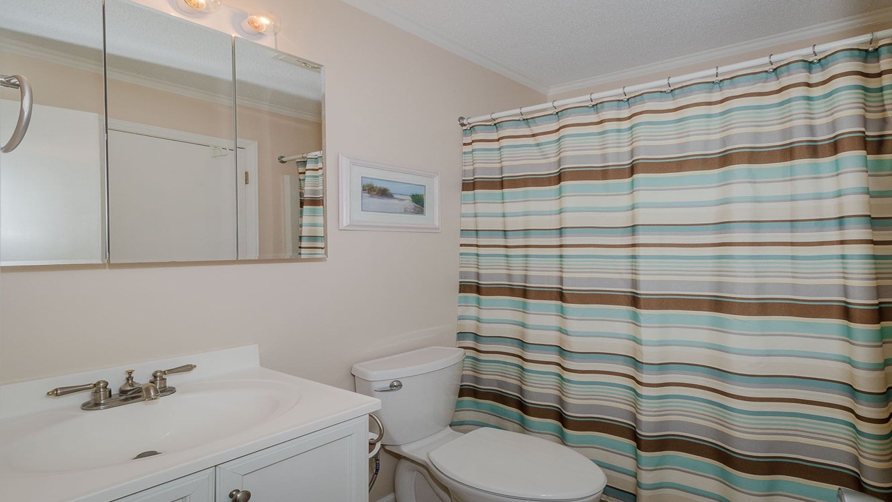 Photo of Bathroom in Garden City