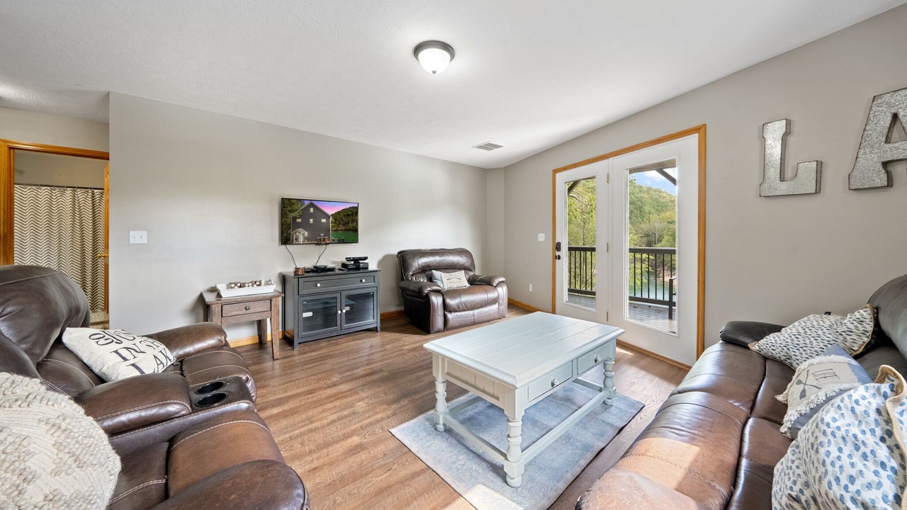 Photo of Bedroom in Lakeside Estates