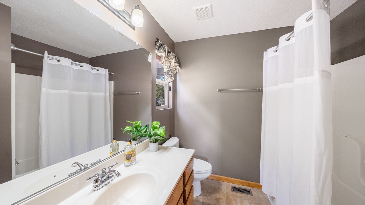Photo of Bathroom in Lakeside Estates
