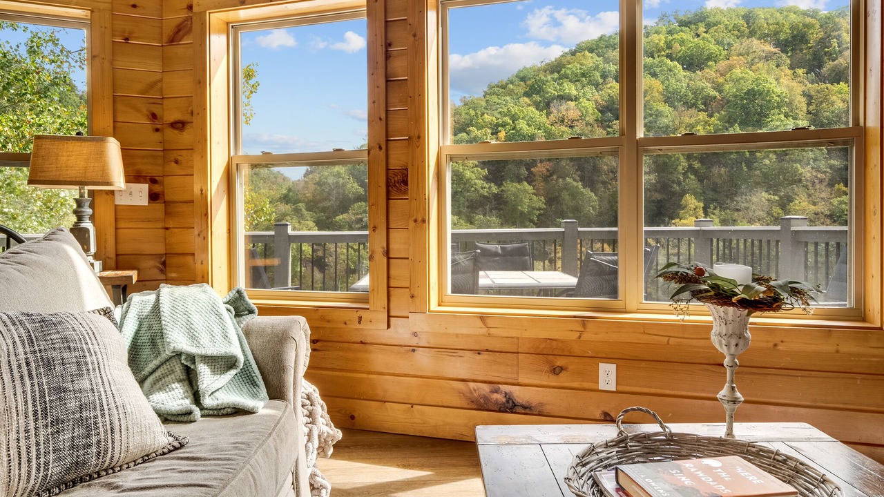 Photo of Livingroom in Lakeside Estates