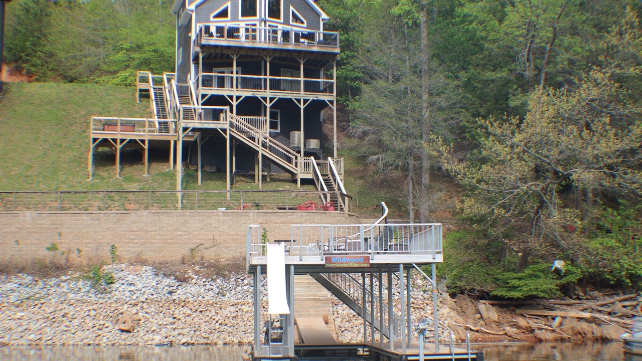 Photo of Outdoor in Lakeside Estates