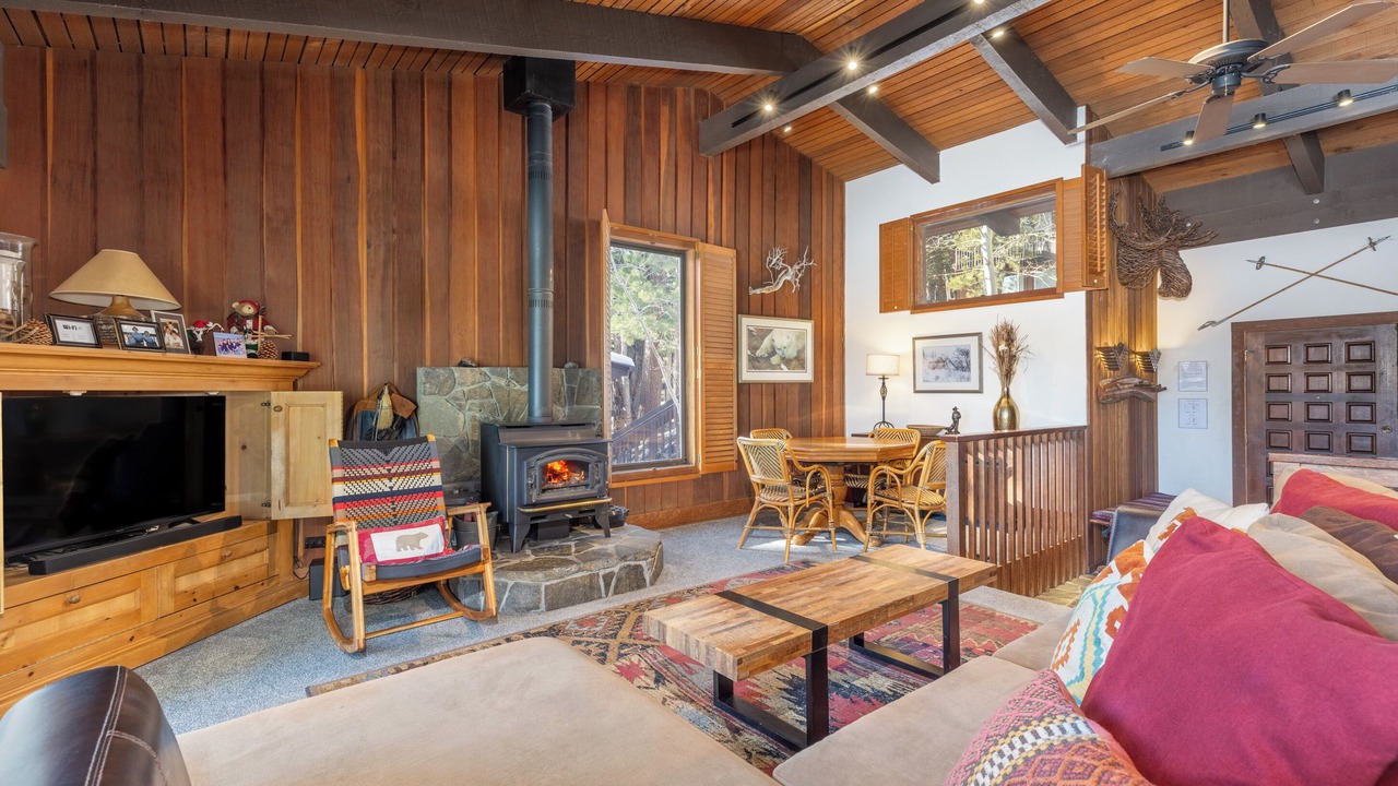 Photo of Livingroom in Mammoth Lakes