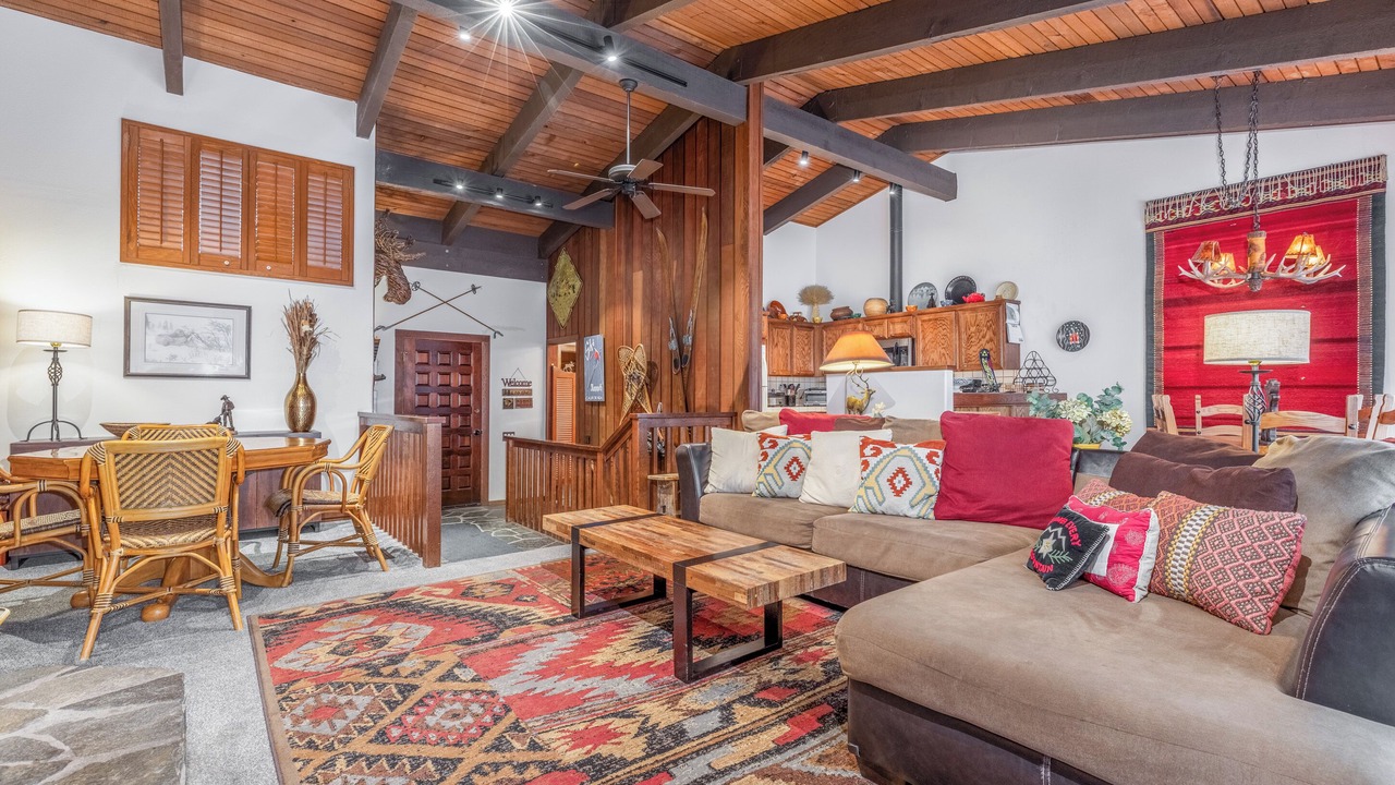 Photo of Livingroom in Mammoth Lakes