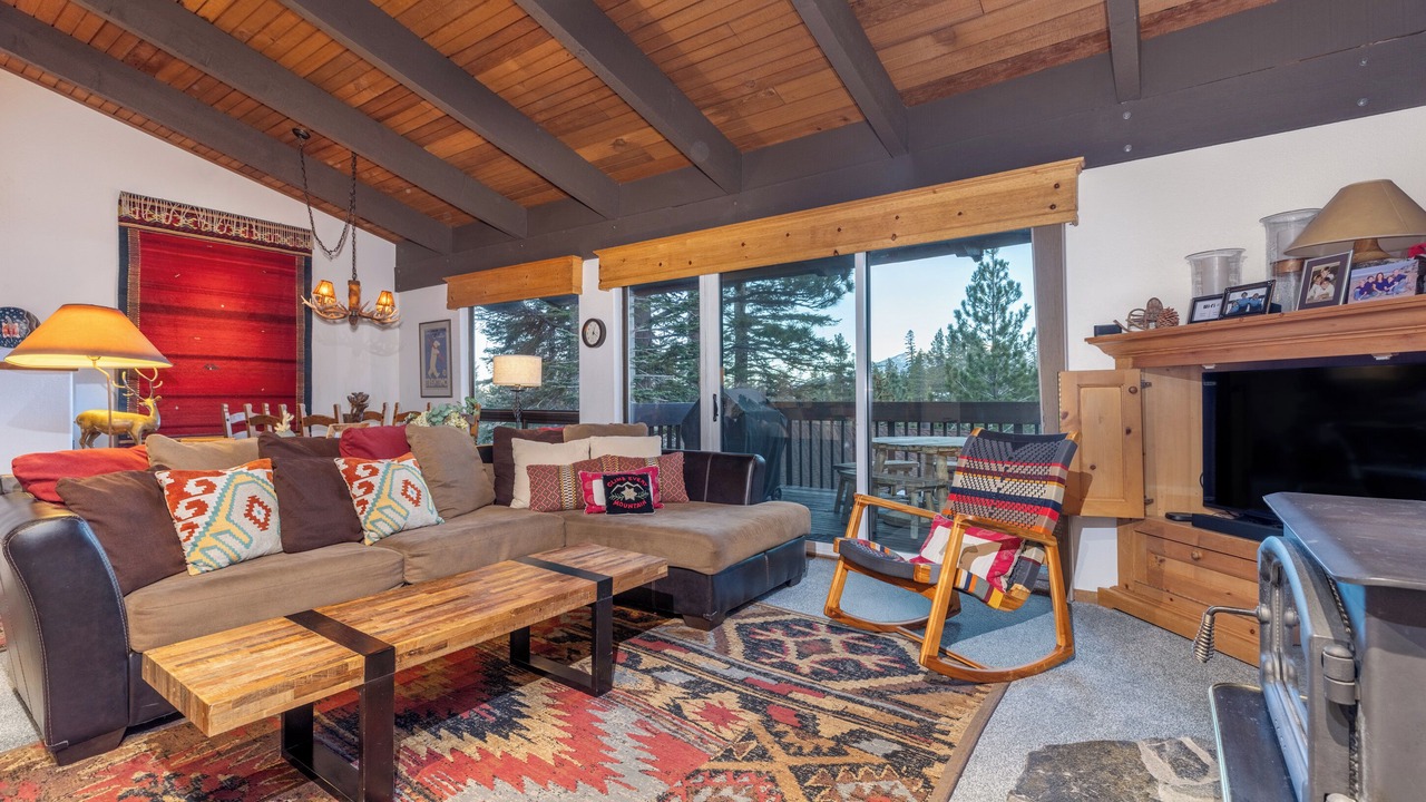 Photo of Livingroom in Mammoth Lakes