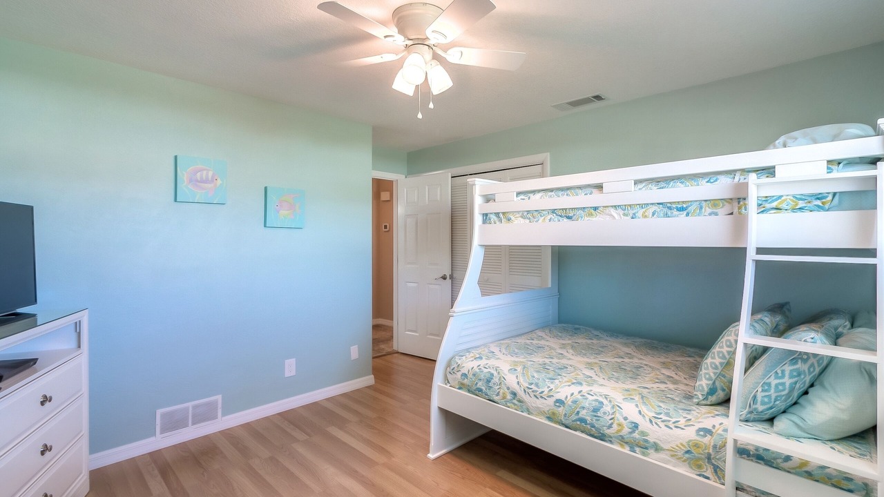 Photo of Bedroom in Fairwinds Estates