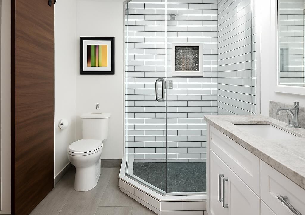 Photo of Bathroom in Pierson Place Historic District