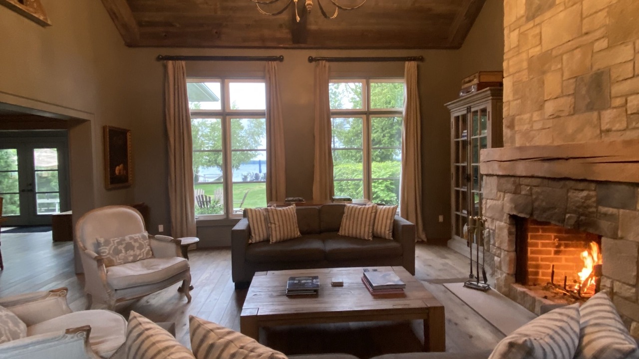 Photo of Livingroom in Big Bay Point