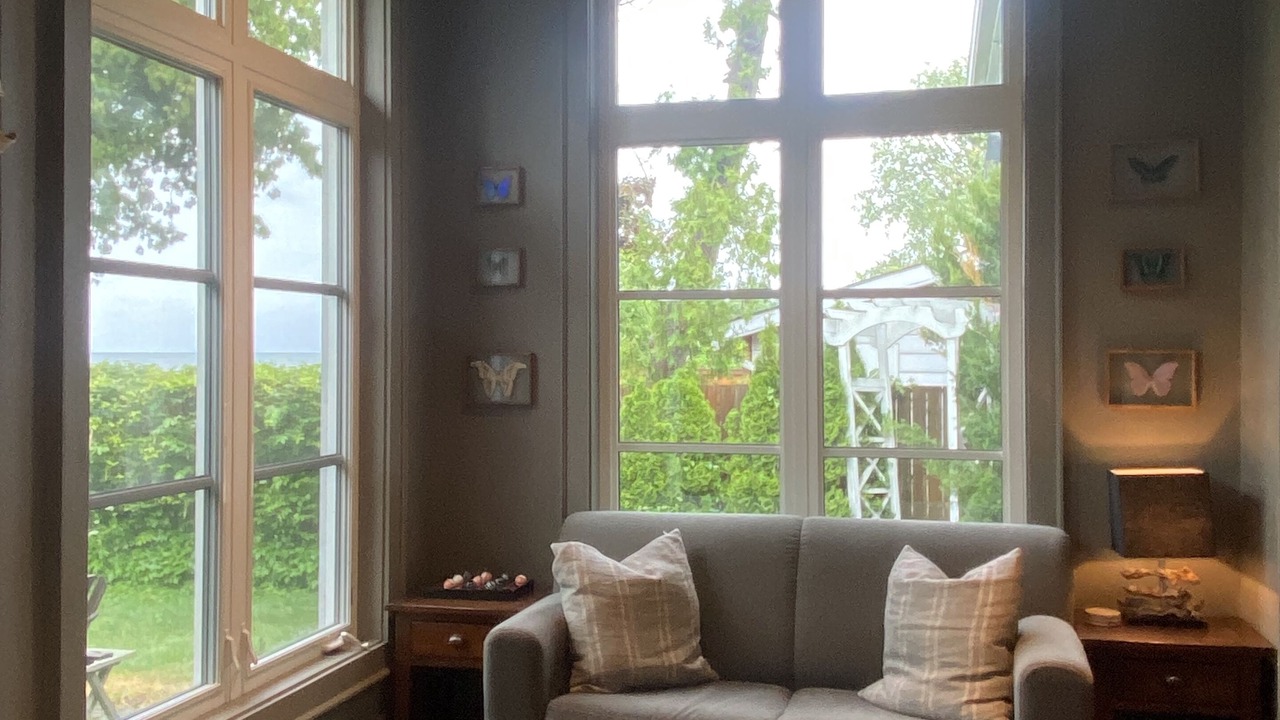 Photo of Livingroom in Big Bay Point