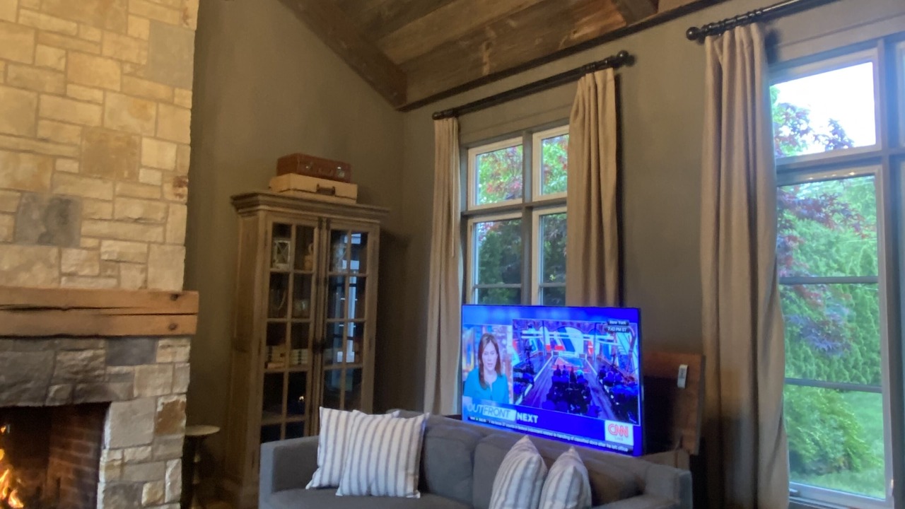 Photo of Livingroom in Big Bay Point