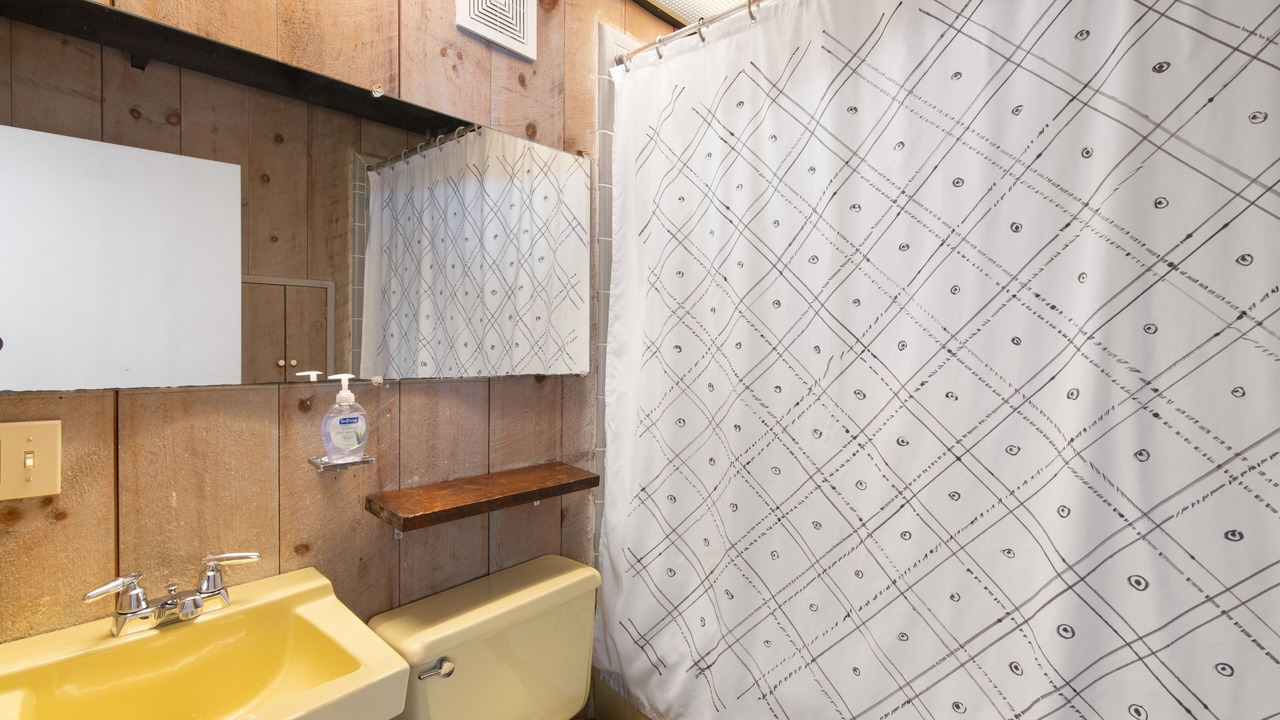 Photo of Bathroom in Monroe Bridge