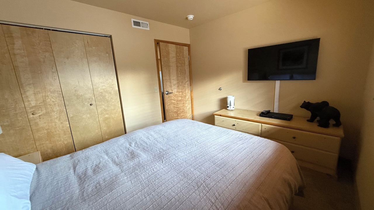 Photo of Others in Downtown Leavenworth