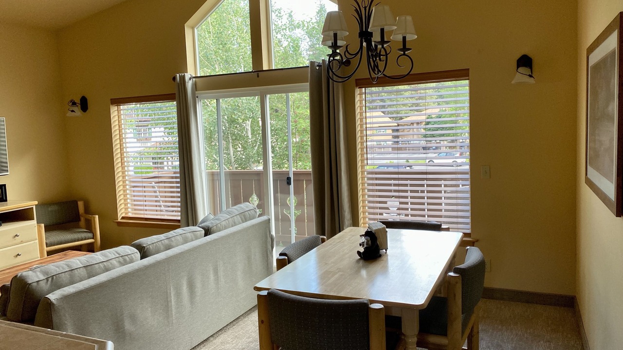 Photo of Livingroom in Downtown Leavenworth