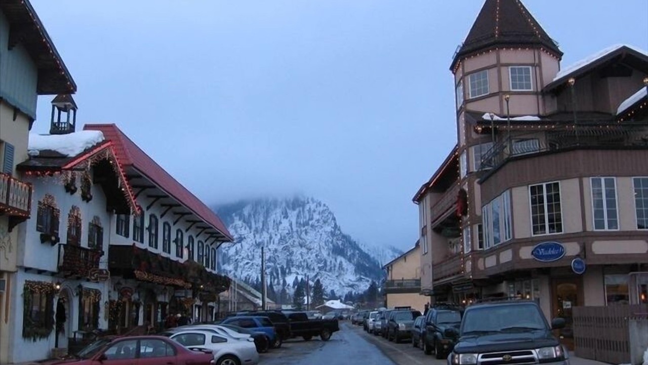 Photo of Others in Downtown Leavenworth