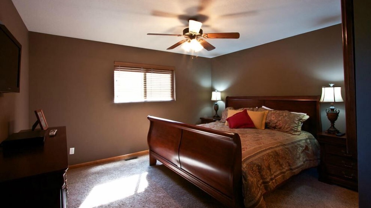 Photo of Bedroom in Lakeside Estates