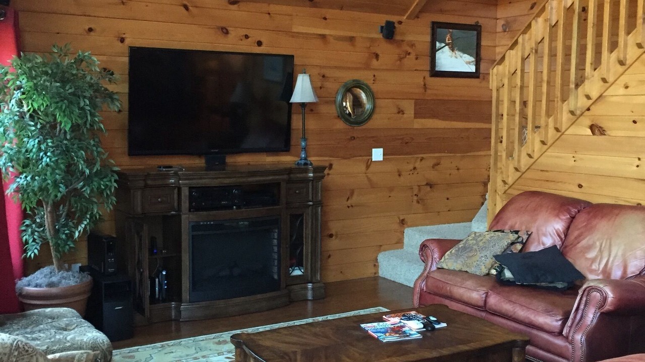 Photo of Livingroom in Lakeside Estates
