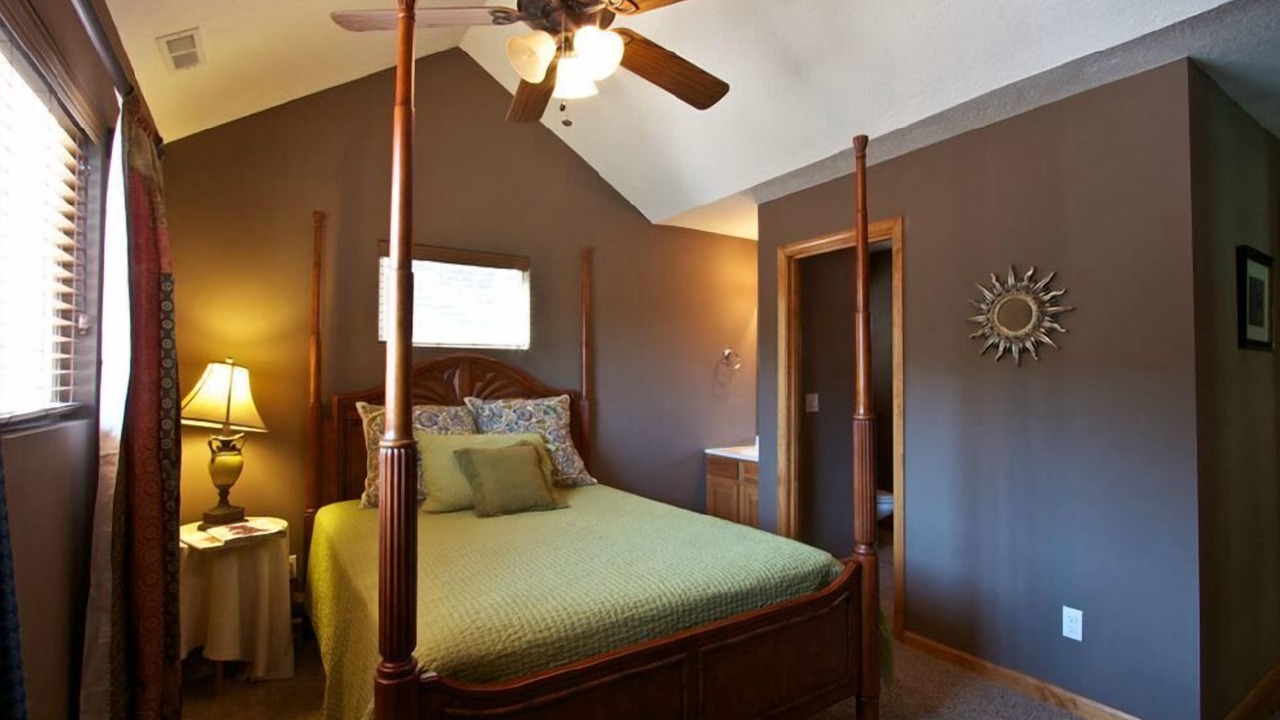 Photo of Bedroom in Lakeside Estates