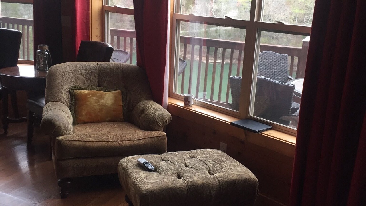 Photo of Livingroom in Lakeside Estates