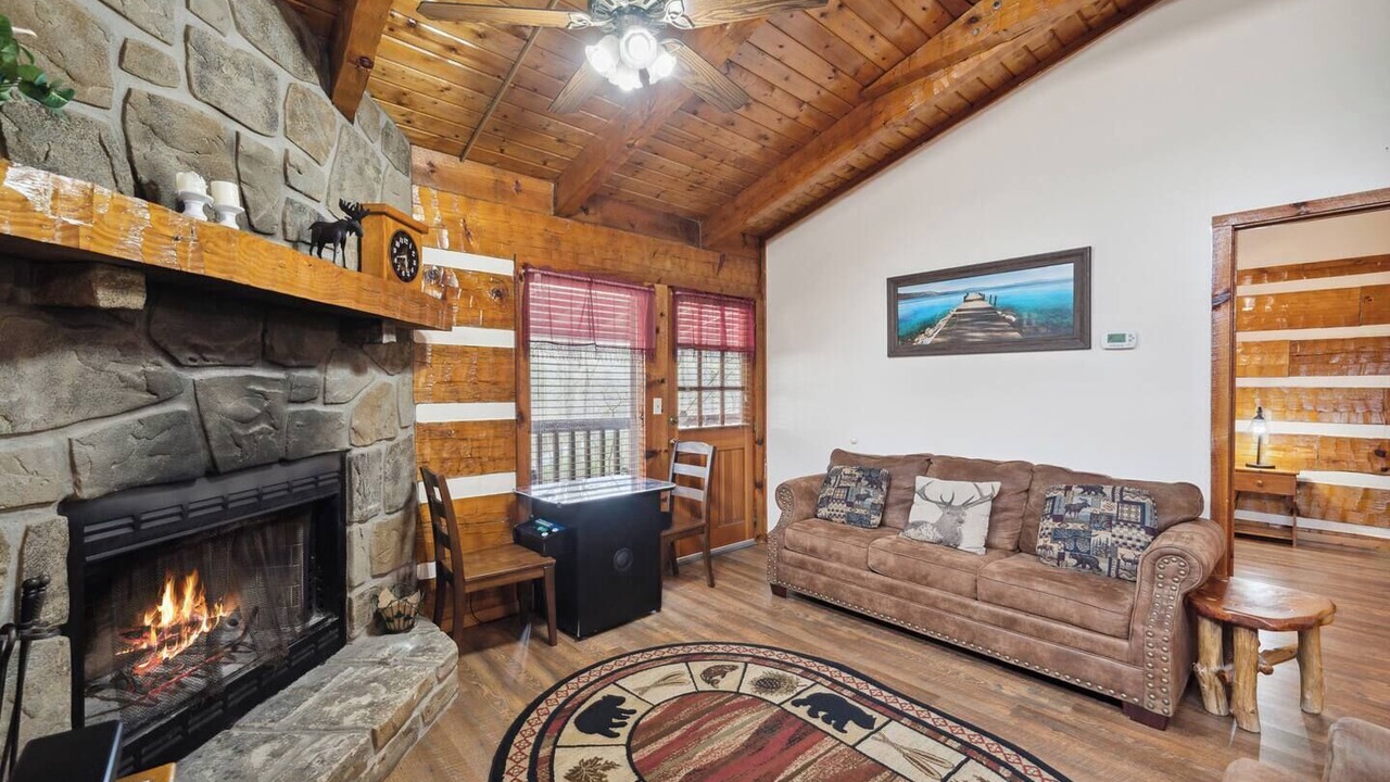 Photo of Livingroom in Gatlinburg